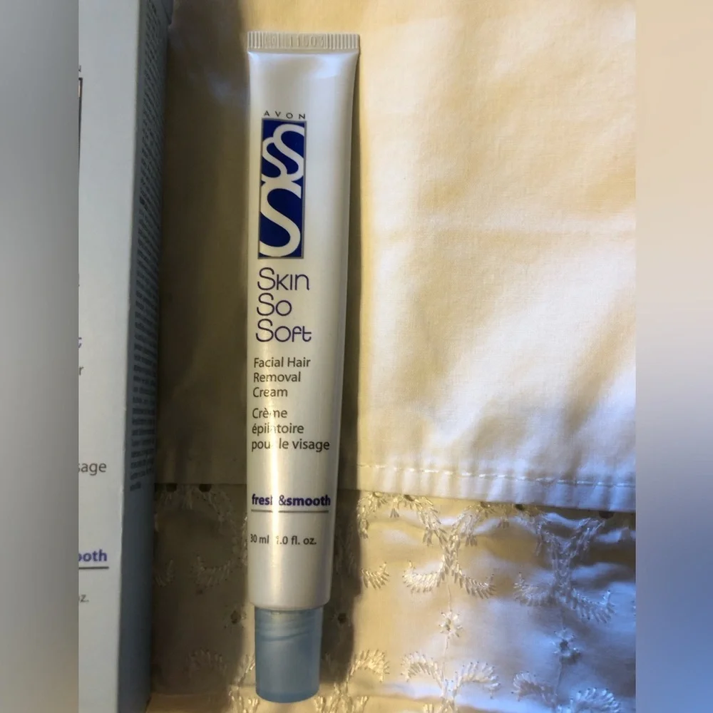 DISCONTINUED Avon Skin So Soft Facial Hair Removal Cream - Blue 1 oz brand new